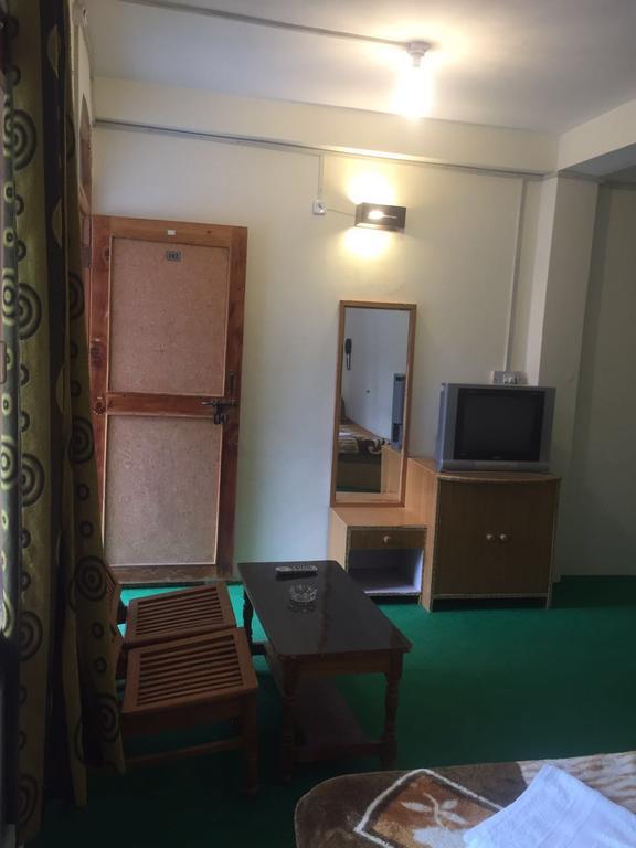 Om-Shanti Villa Manāli Zewnętrze zdjęcie