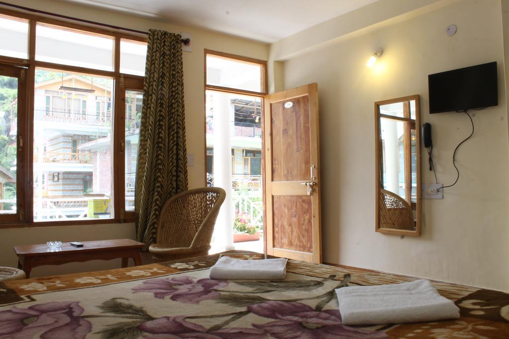 Om-Shanti Villa Manāli Zewnętrze zdjęcie
