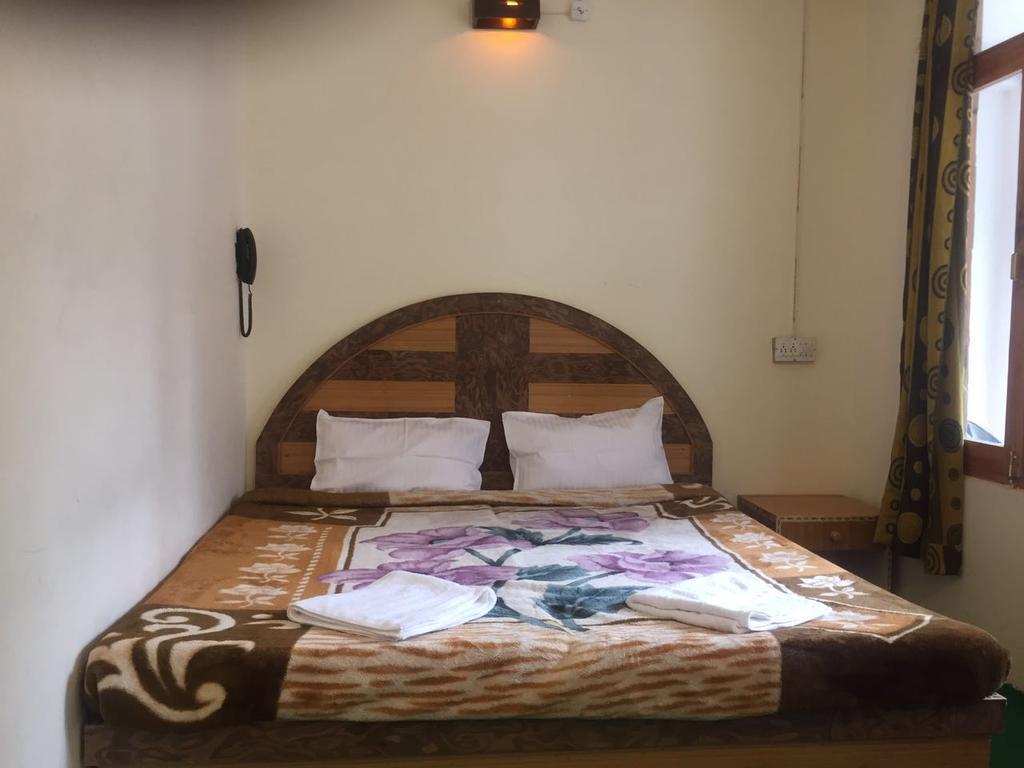 Om-Shanti Villa Manāli Zewnętrze zdjęcie