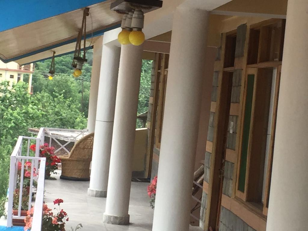 Om-Shanti Villa Manāli Zewnętrze zdjęcie