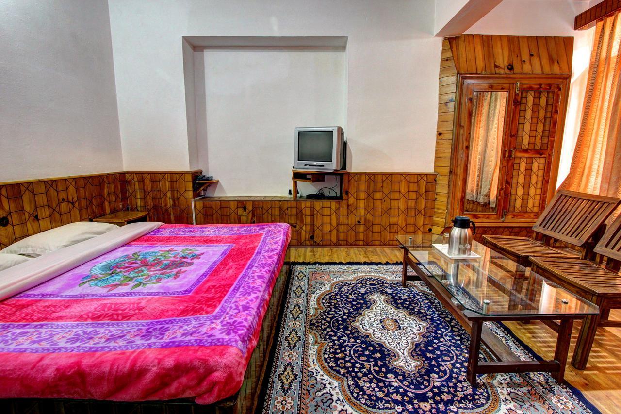 Om-Shanti Villa Manāli Zewnętrze zdjęcie