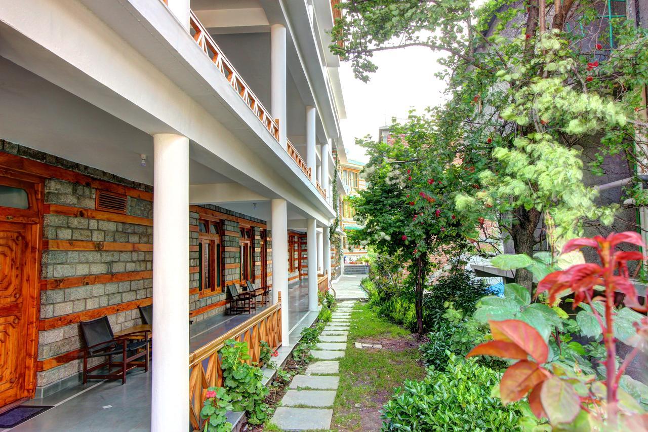 Om-Shanti Villa Manāli Zewnętrze zdjęcie